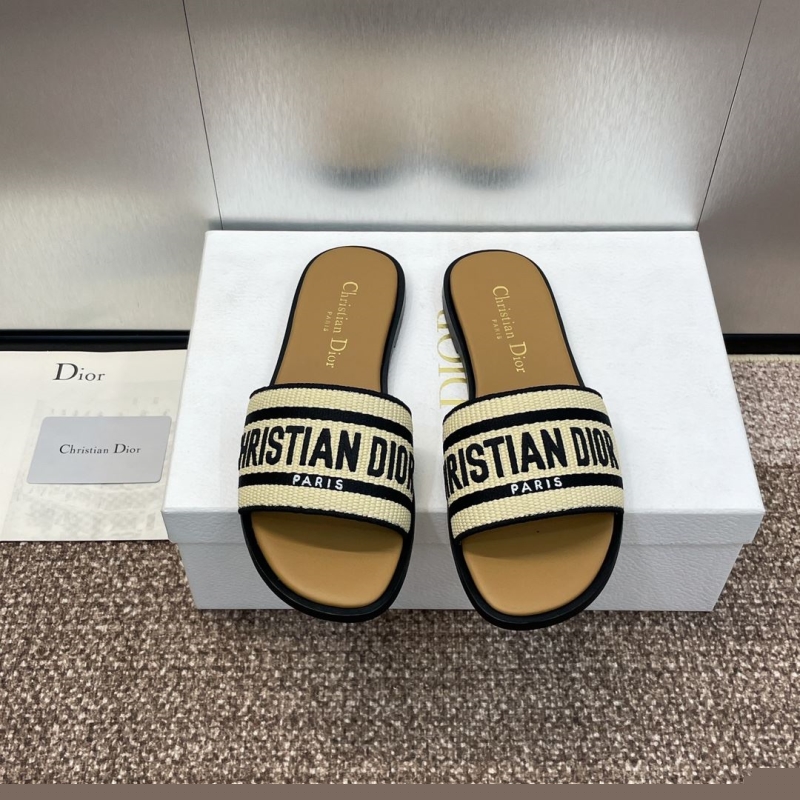 ch**an D*or slippers